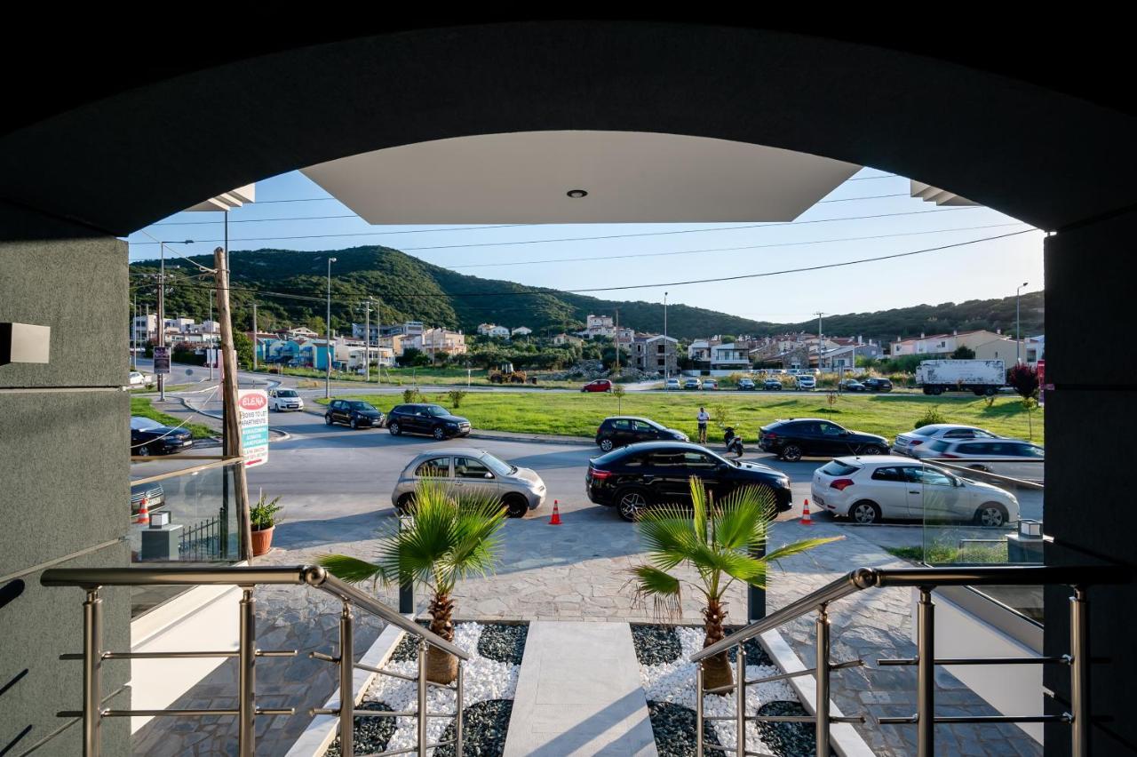 Blue Wave Luxury Suites Nea Iraklitsa Esterno foto