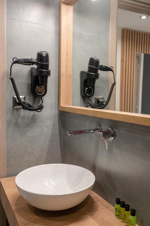 Blue Wave Luxury Suites Nea Iraklitsa Esterno foto
