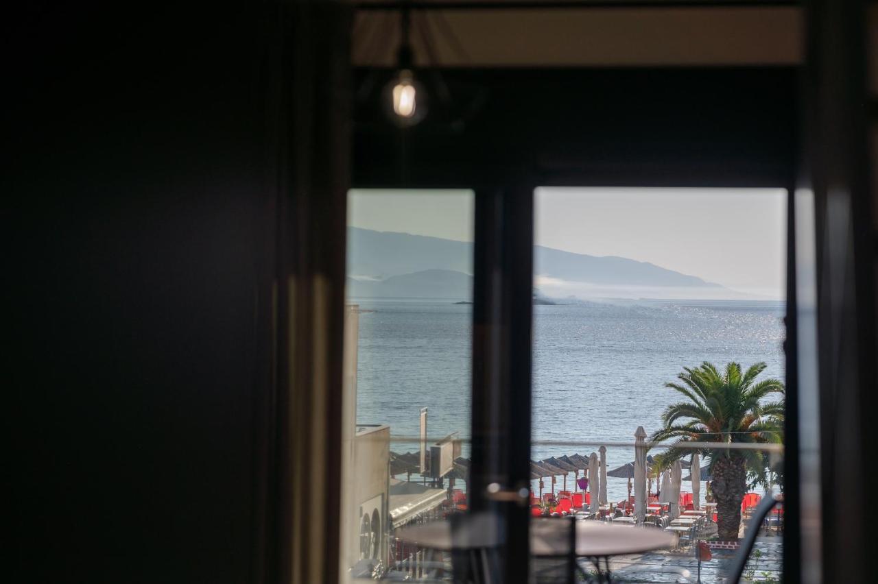 Blue Wave Luxury Suites Nea Iraklitsa Esterno foto