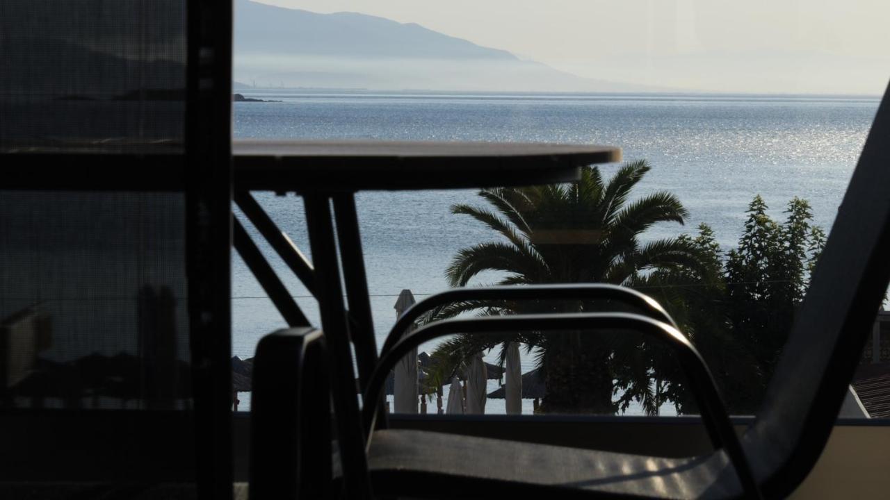 Blue Wave Luxury Suites Nea Iraklitsa Esterno foto
