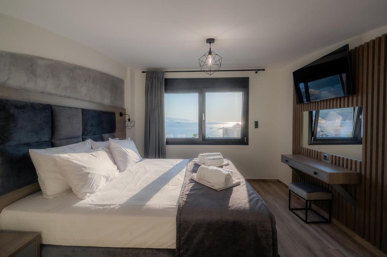 Blue Wave Luxury Suites Nea Iraklitsa Esterno foto