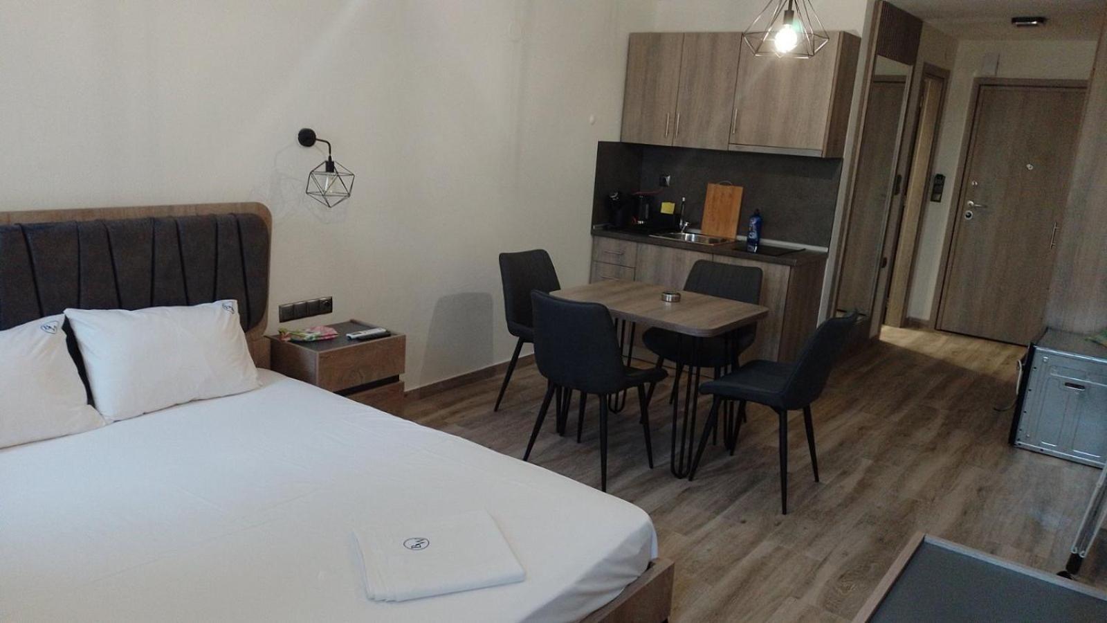 Blue Wave Luxury Suites Nea Iraklitsa Camera foto
